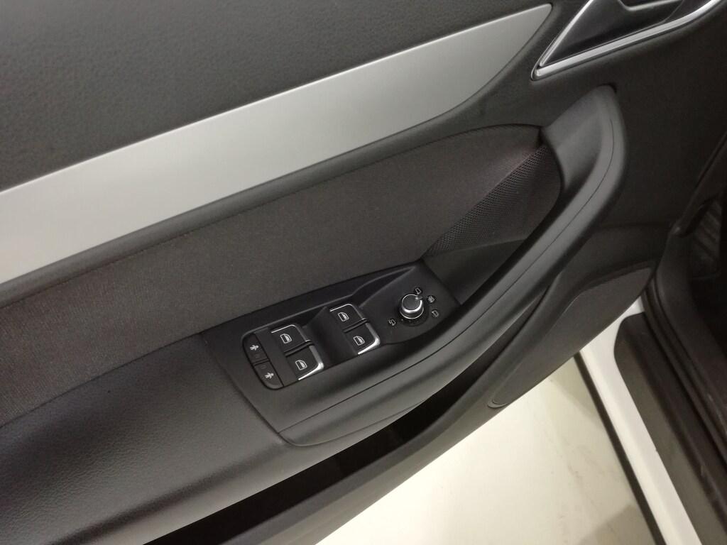 Audi Q3 2.0 tdi 150cv s-tronic
