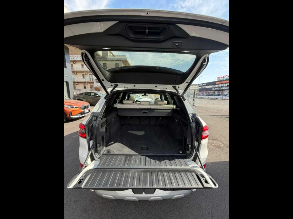 BMW X5 xdrive30d mhev 48V xLine auto