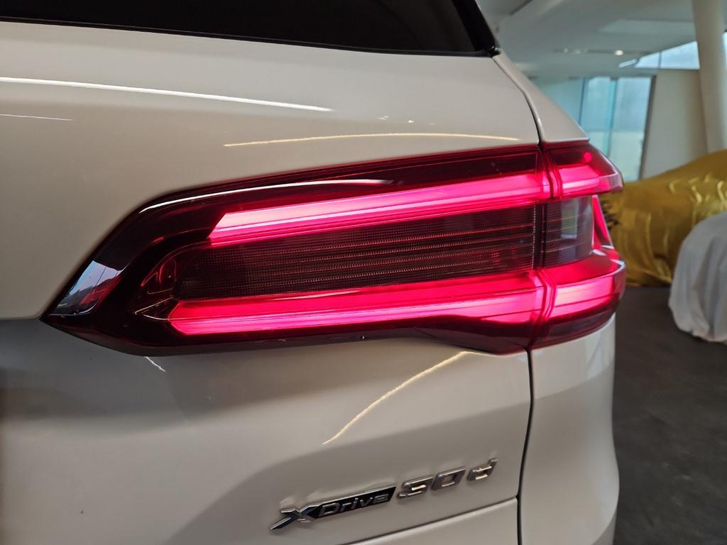 BMW X5 xdrive30d mhev 48V xLine auto