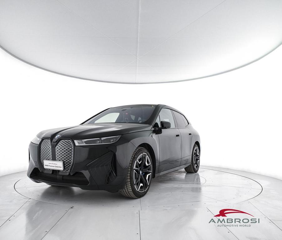 BMW iX xdrive50 pacchetto sportivo
