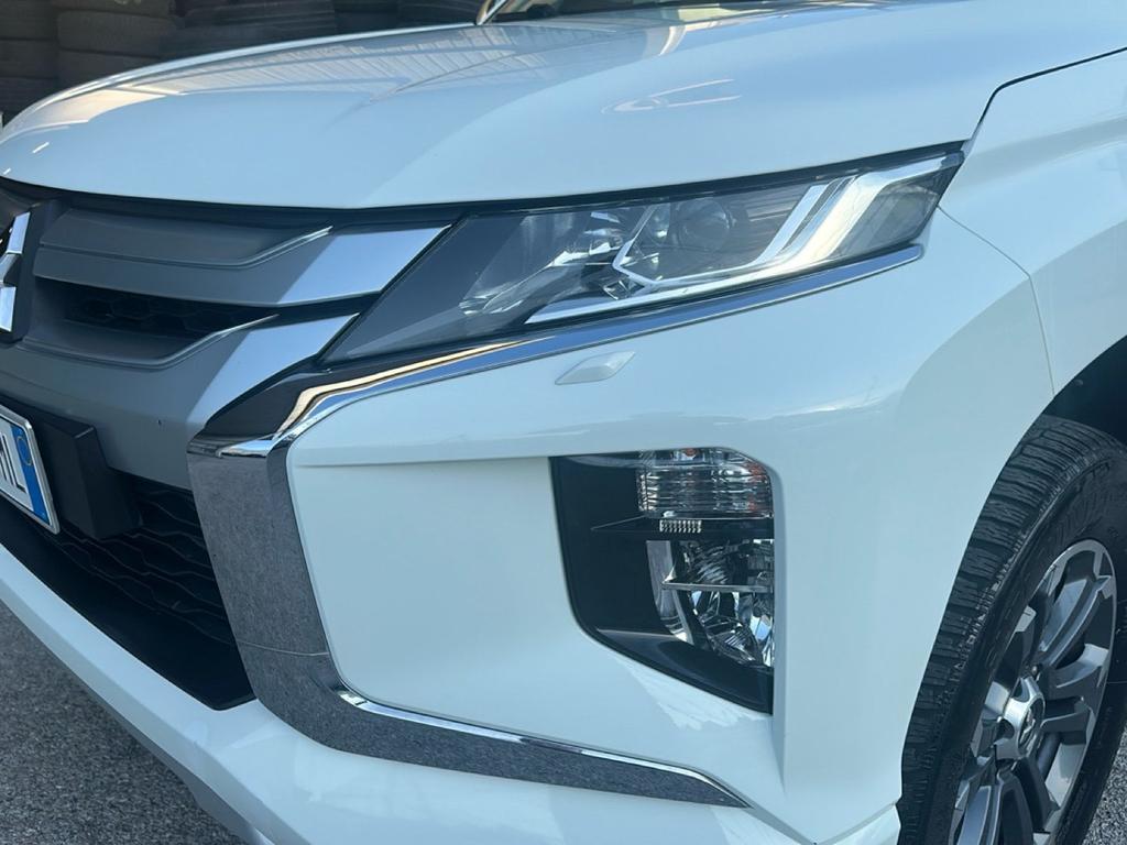 Mitsubishi L200 d.cab 2.3d Invite Connect 4wd 150cv