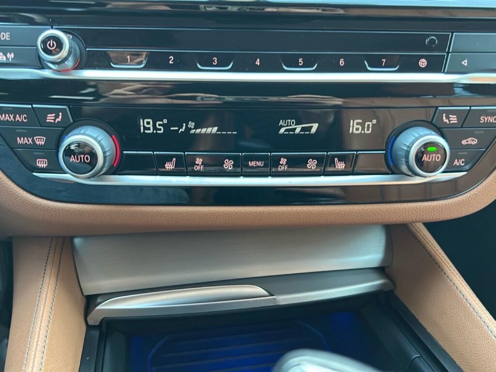 BMW Serie 5 520d Touring mhev 48V xdrive Luxury auto