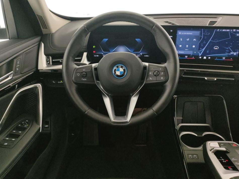 BMW iX1 edrive 20 X-Line