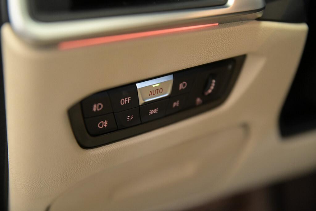 BMW Serie 3 320d Touring mhev 48V xdrive Luxury auto