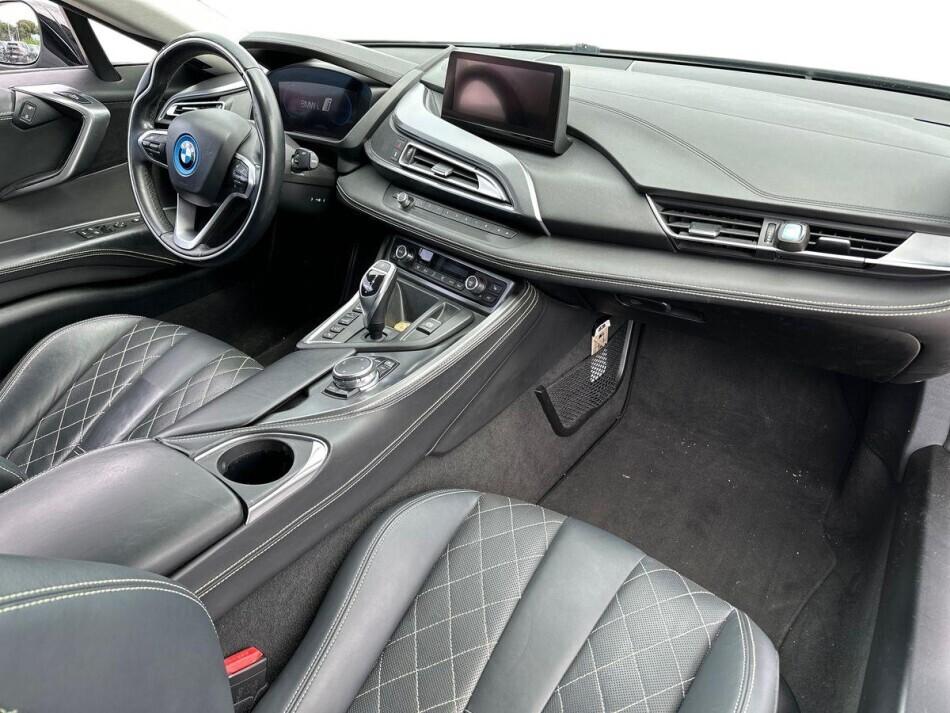 BMW i8 Coupe 1.5 auto