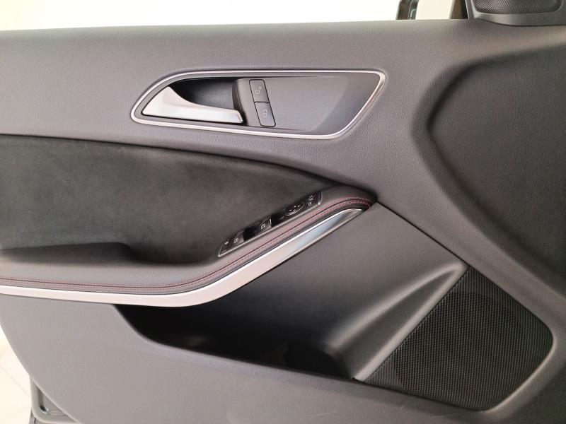 Mercedes GLA 200 d (cdi) Premium 4matic auto