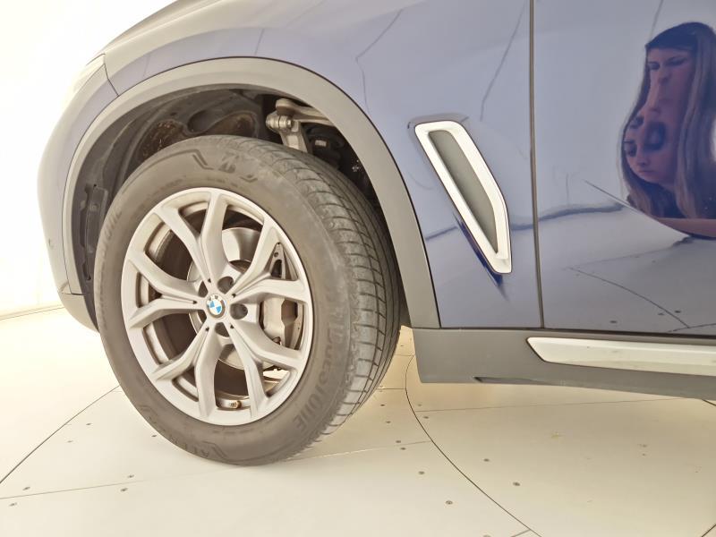 BMW X5 xdrive30d mhev 48V xLine auto