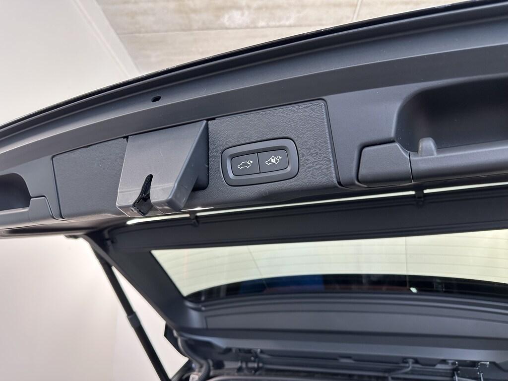 Volvo XC60 2.0 t6 phev Ultra Dark awd auto
