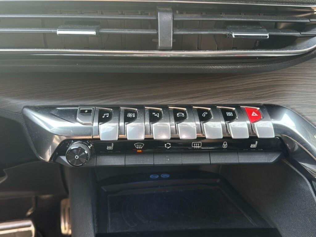 Peugeot 3008 1.6 hybrid GT Pack 225cv e-eat8