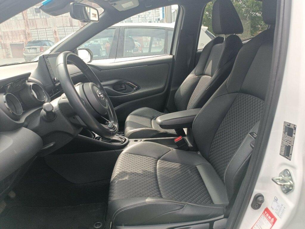 Toyota Yaris 1.5h Lounge
