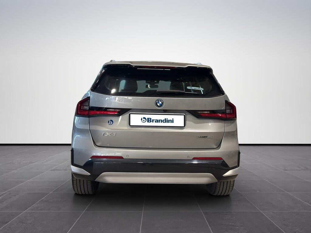 BMW iX1 edrive 20 X-Line