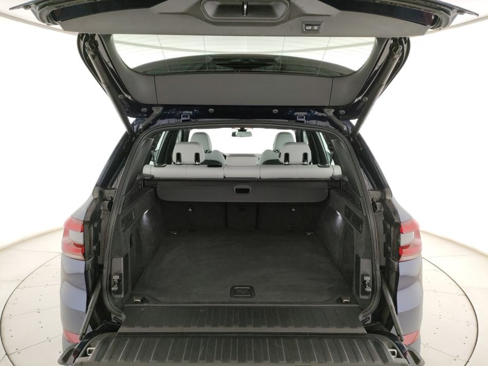 BMW X5 xdrive30d mhev 48V xLine auto