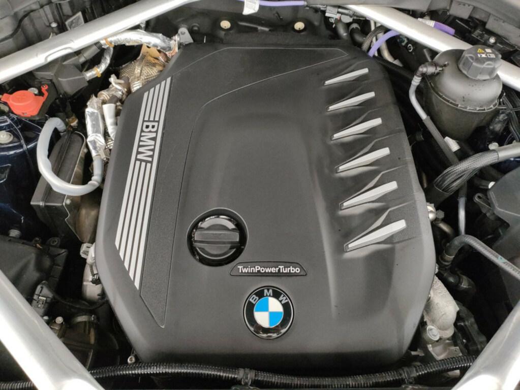 BMW X5 xdrive30d mhev 48V xLine auto