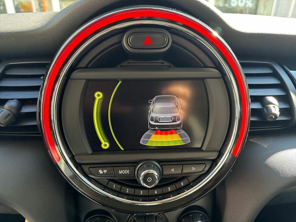 Mini Cooper D 1.5 D Cooper D Business XL Auto