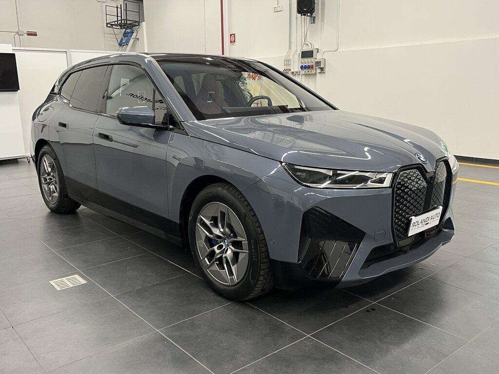 BMW iX xdrive50 pacchetto sportivo