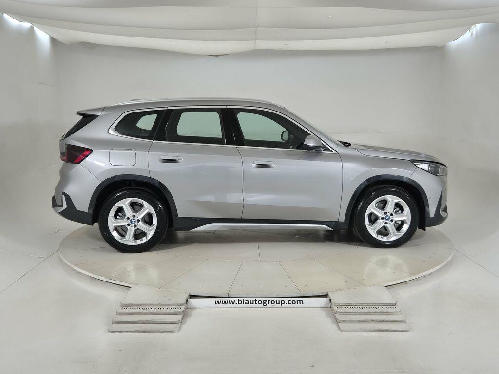 BMW iX1 edrive 20 X-Line