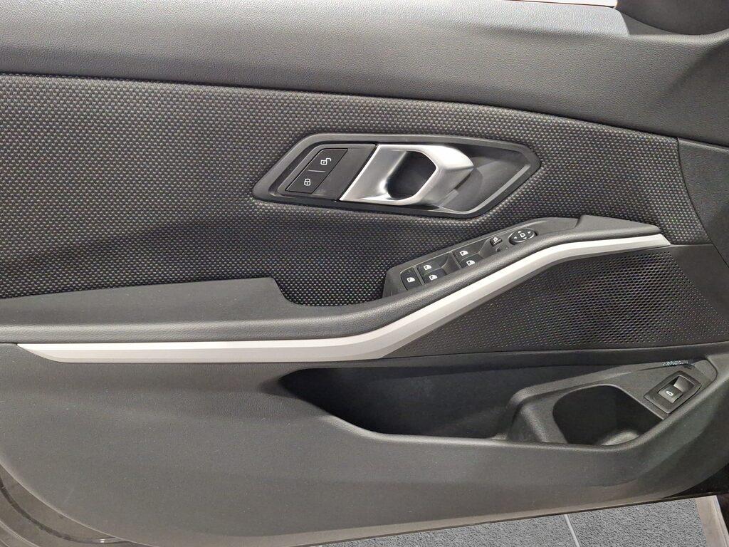 BMW Serie 3 320d Touring mhev 48V auto