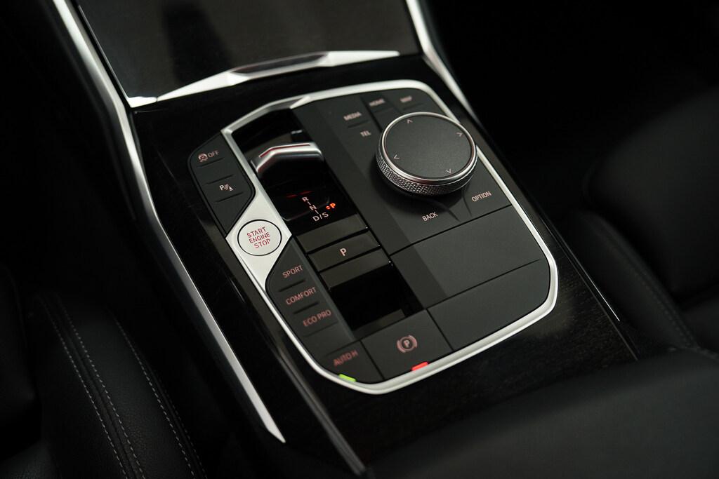 BMW Serie 3 320d Touring mhev 48V Msport xdrive auto