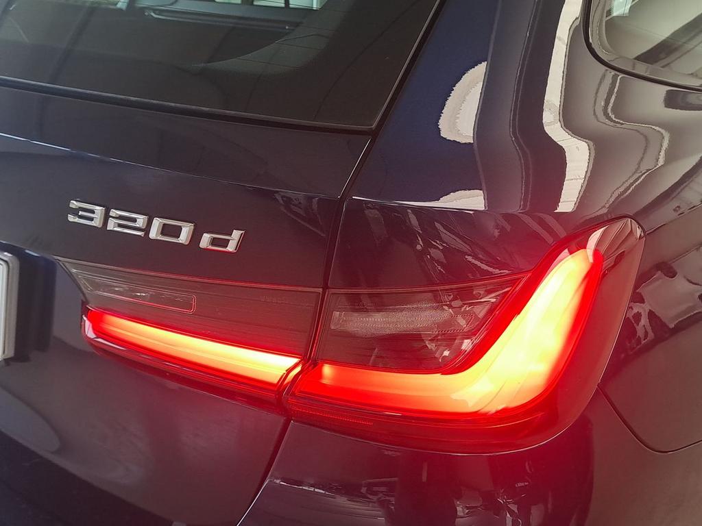 BMW Serie 3 320d Touring mhev 48V auto