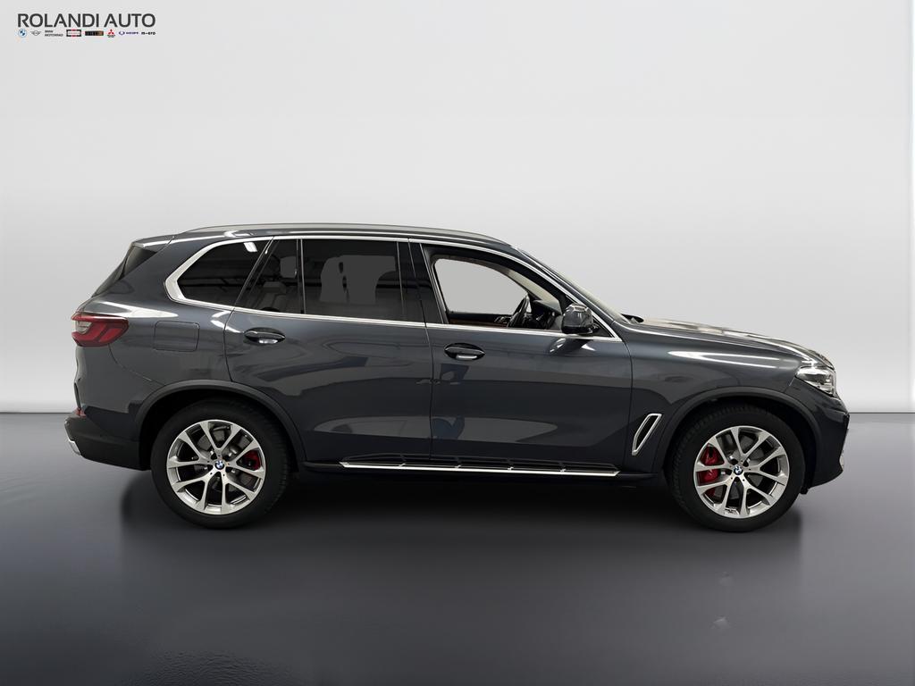 BMW X5 xdrive40d mhev 48V xLine auto