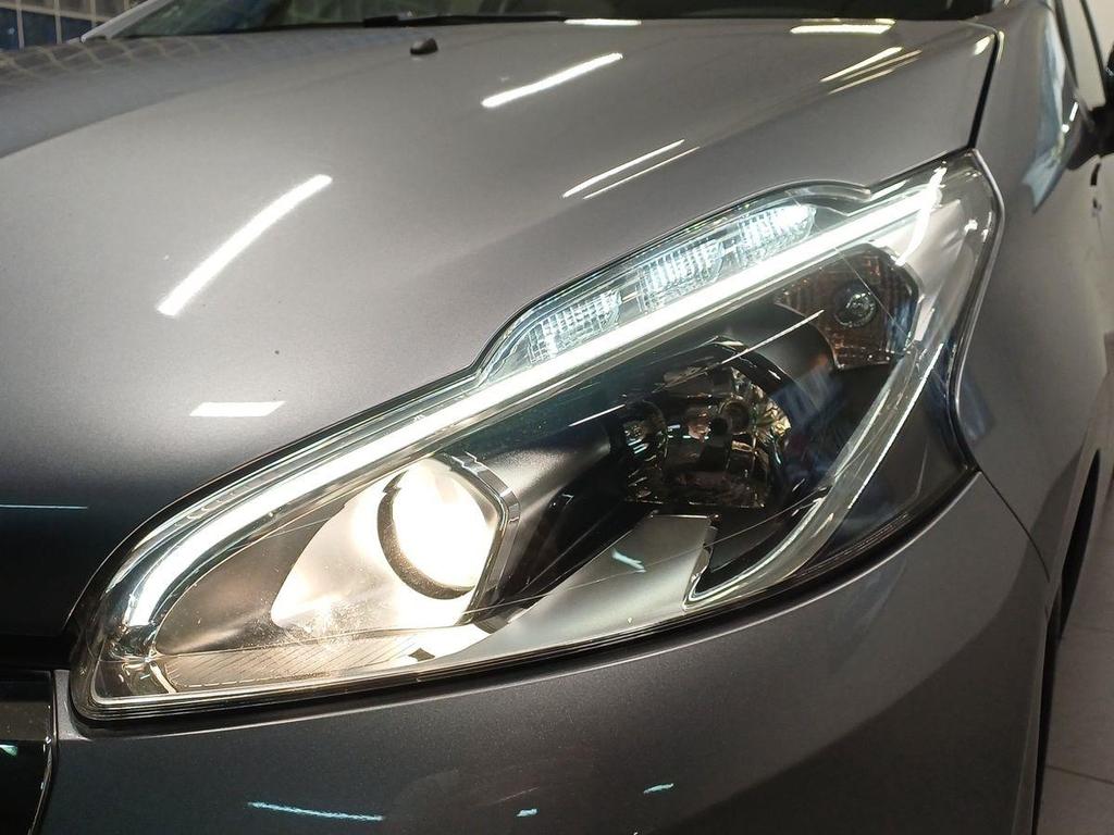Peugeot 208 1.2 puretech Signature s&s 82cv 5p