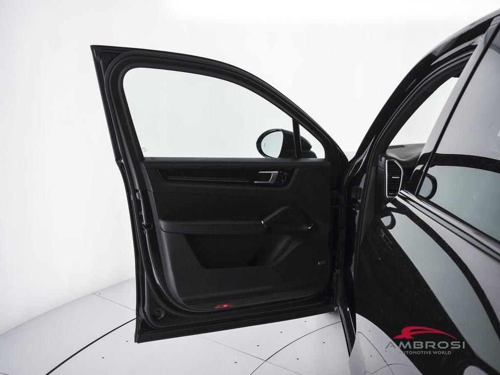 Porsche Cayenne 3.0 e-hybrid tiptronic