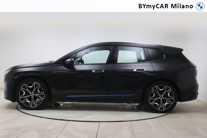 BMW iX xdrive40 pacchetto sportivo