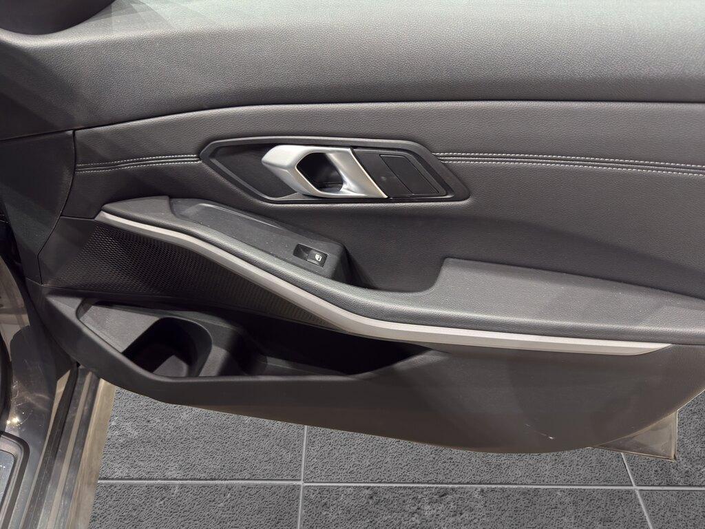 BMW Serie 3 320d Touring mhev 48V xdrive Business Advantage auto