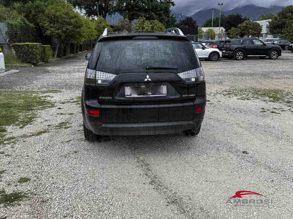 Mitsubishi Outlander 2.0 di-d Invite Dpf