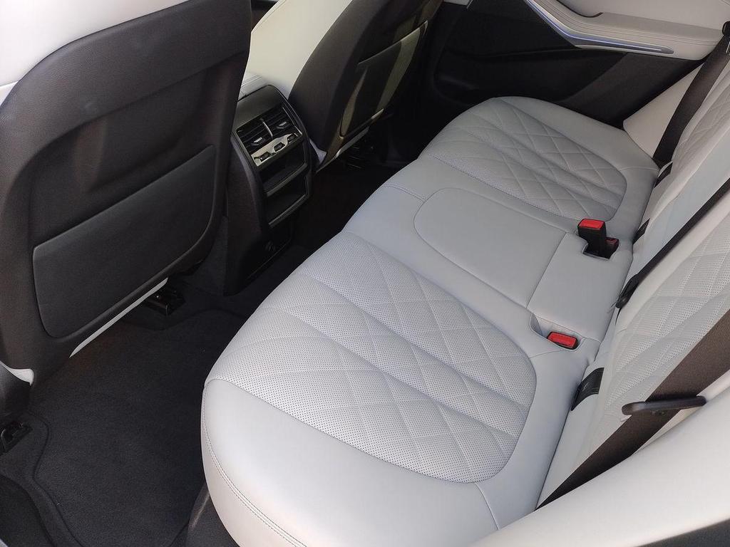 BMW X5 xdrive30d mhev 48V Business auto