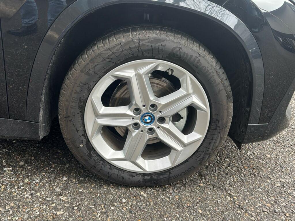 BMW iX1 edrive 20 X-Line