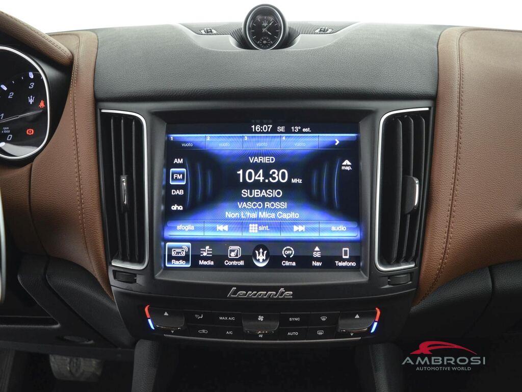 Maserati Levante 3.0 V6 275cv auto