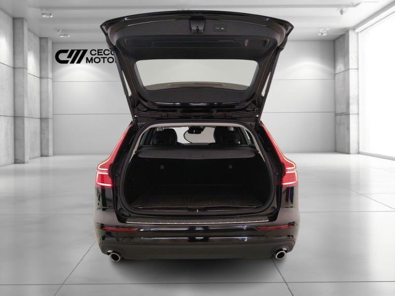 Volvo V60 2.0 B3 Momentum Business auto 7m