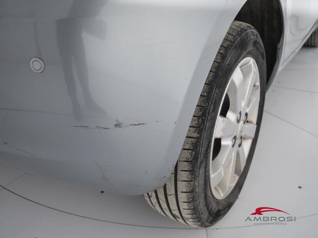 Toyota Yaris 1.3 Sol 5p