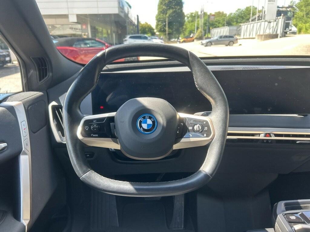 BMW iX xdrive50 pacchetto sportivo