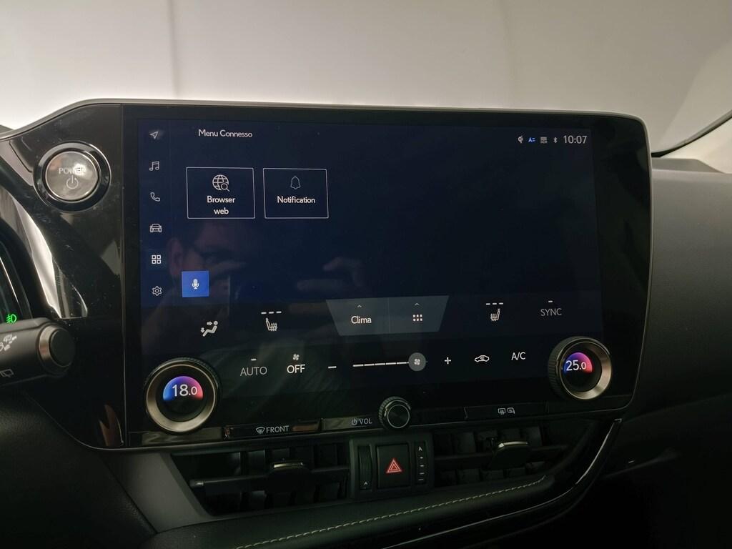 Lexus NX 2.5 hybrid Luxury 4wd e-cvt