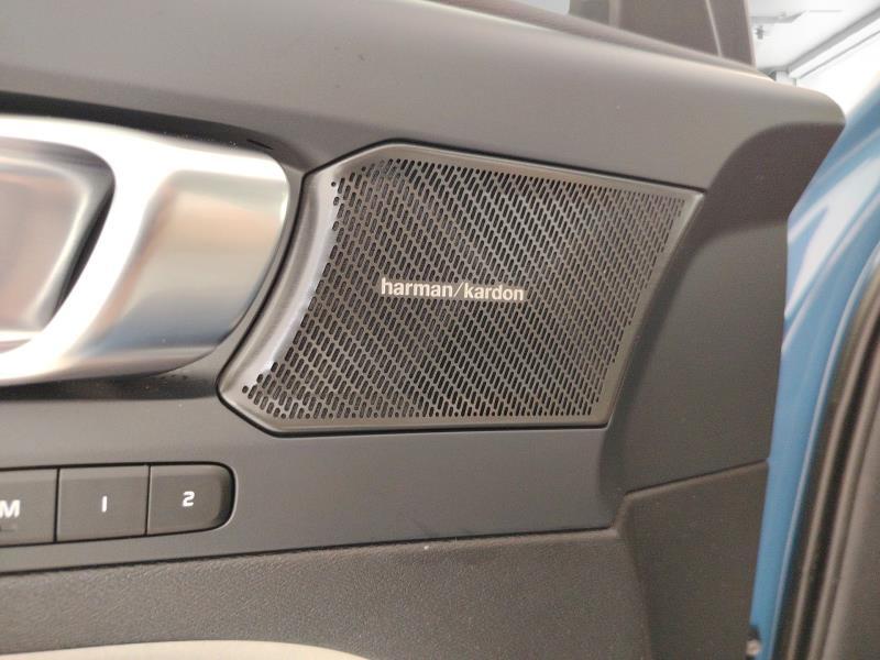 Volvo XC40 2.0 b4 Ultimate Dark awd auto