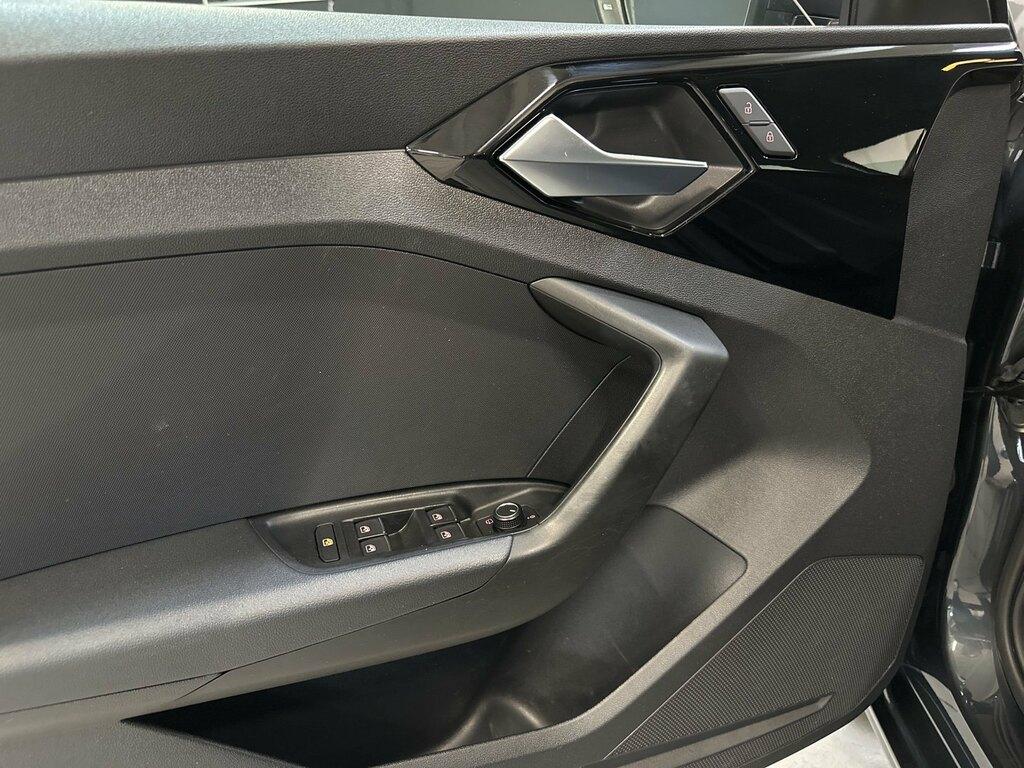 Audi A1 Sportback 25 1.0 tfsi Admired my20