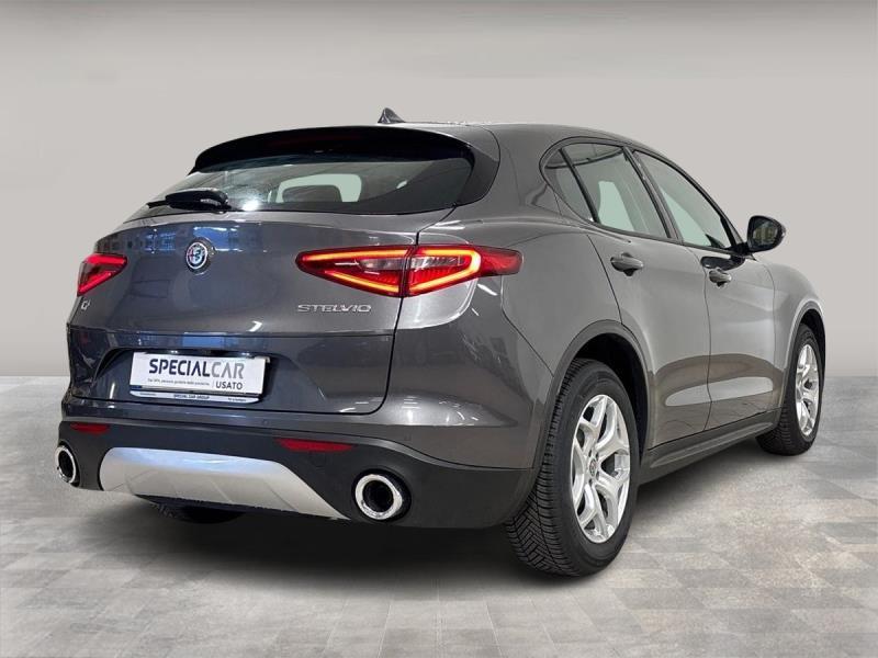 Alfa Romeo Stelvio 2.2 t Business Q4 190cv auto