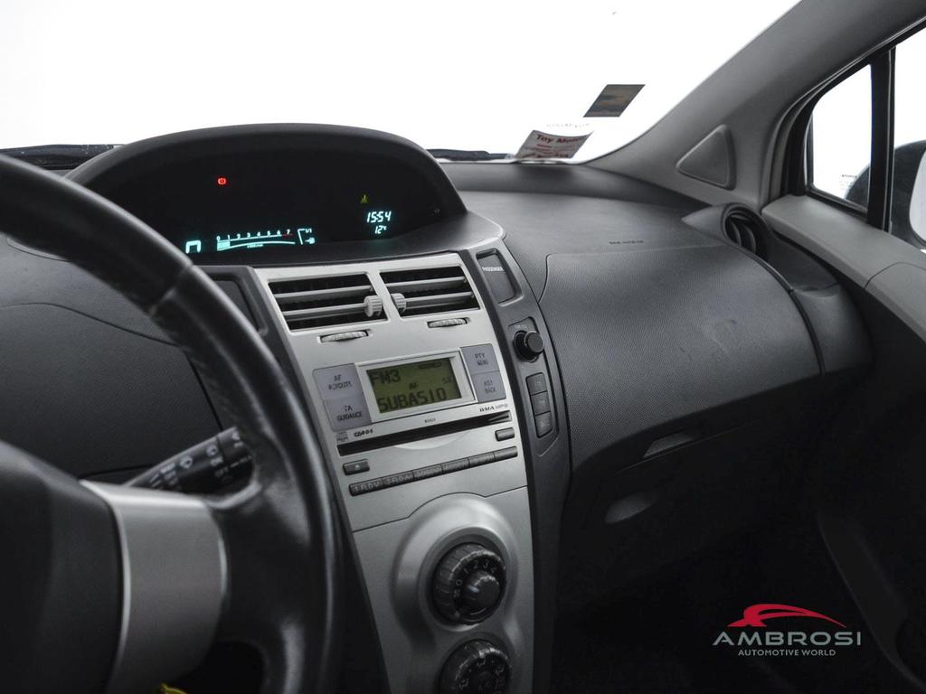 Toyota Yaris 1.3 Sol 5p