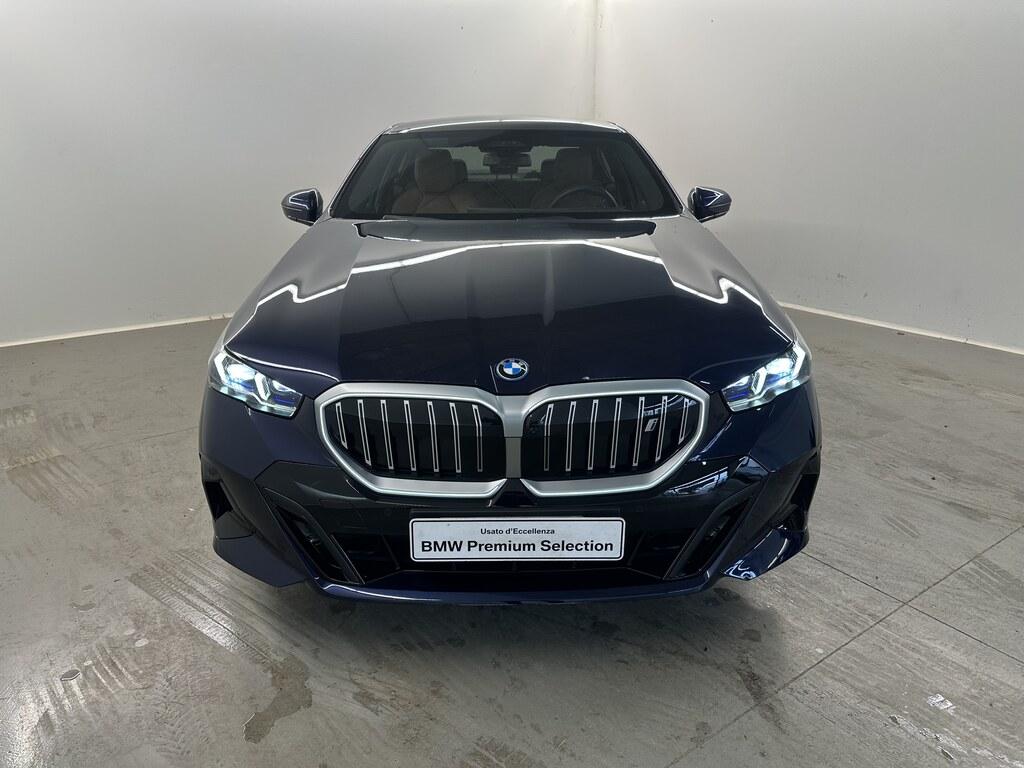 BMW i5 edrive40