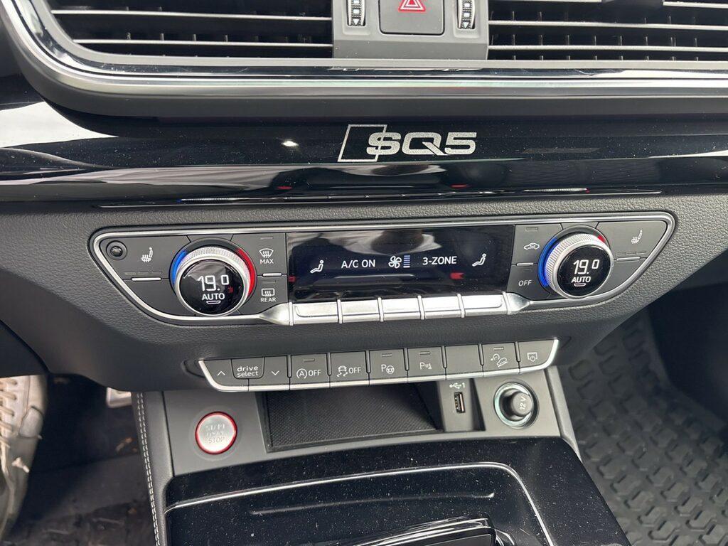 Audi SQ5 Sportback 3.0 tdi mhev 48V Sport Attitude quattro tiptronic
