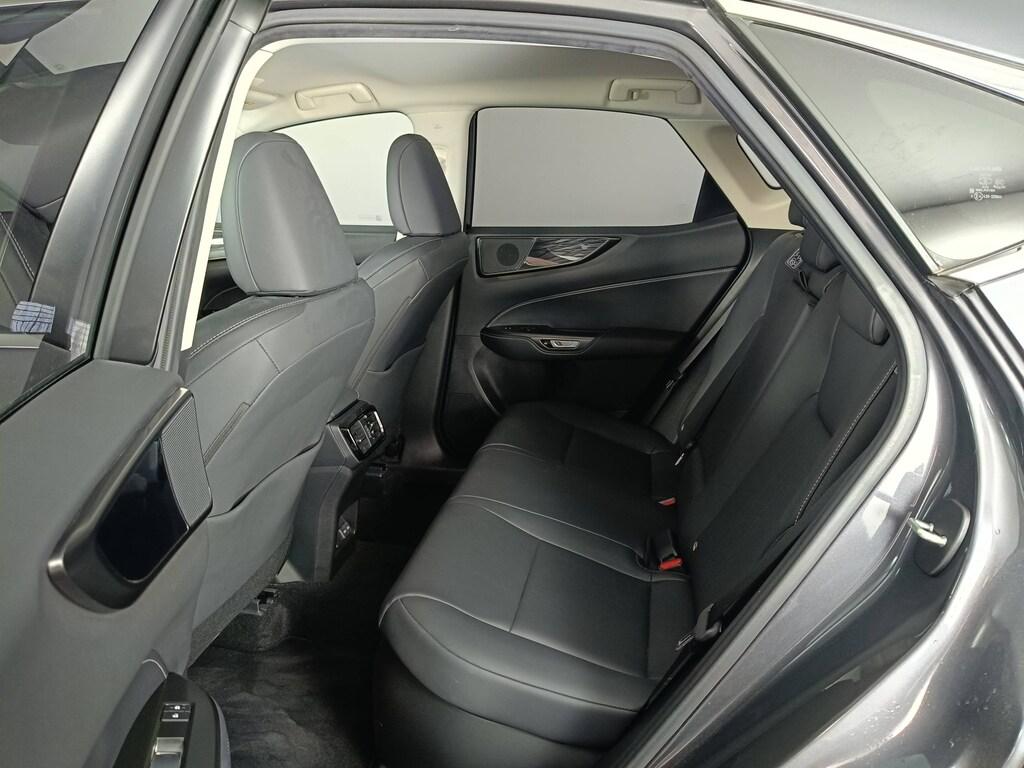 Lexus NX 2.5 hybrid Luxury 4wd e-cvt