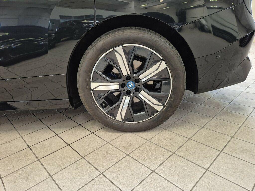 BMW iX xdrive50 pacchetto sportivo