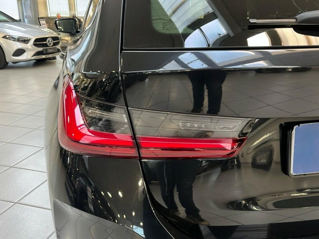 BMW Serie 3 318d Touring mhev 48V auto