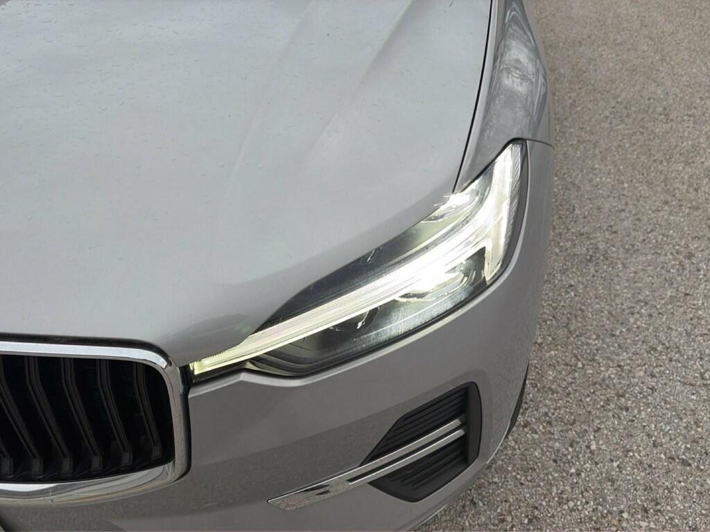 Volvo XC60 2.0 B4 Momentum auto