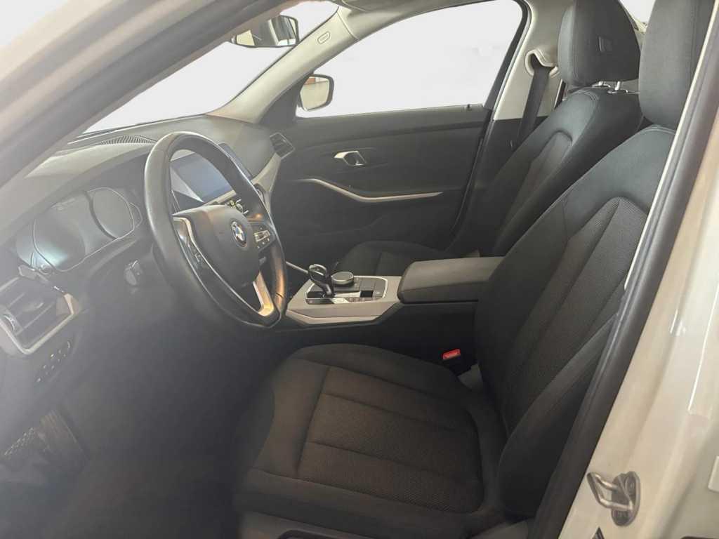 BMW Serie 3 320d Touring mhev 48V auto