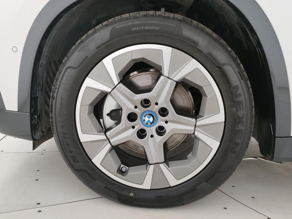 BMW iX1 edrive 20 X-Line