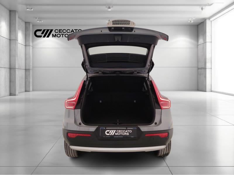 Volvo XC40 2.0 b3 Essential auto