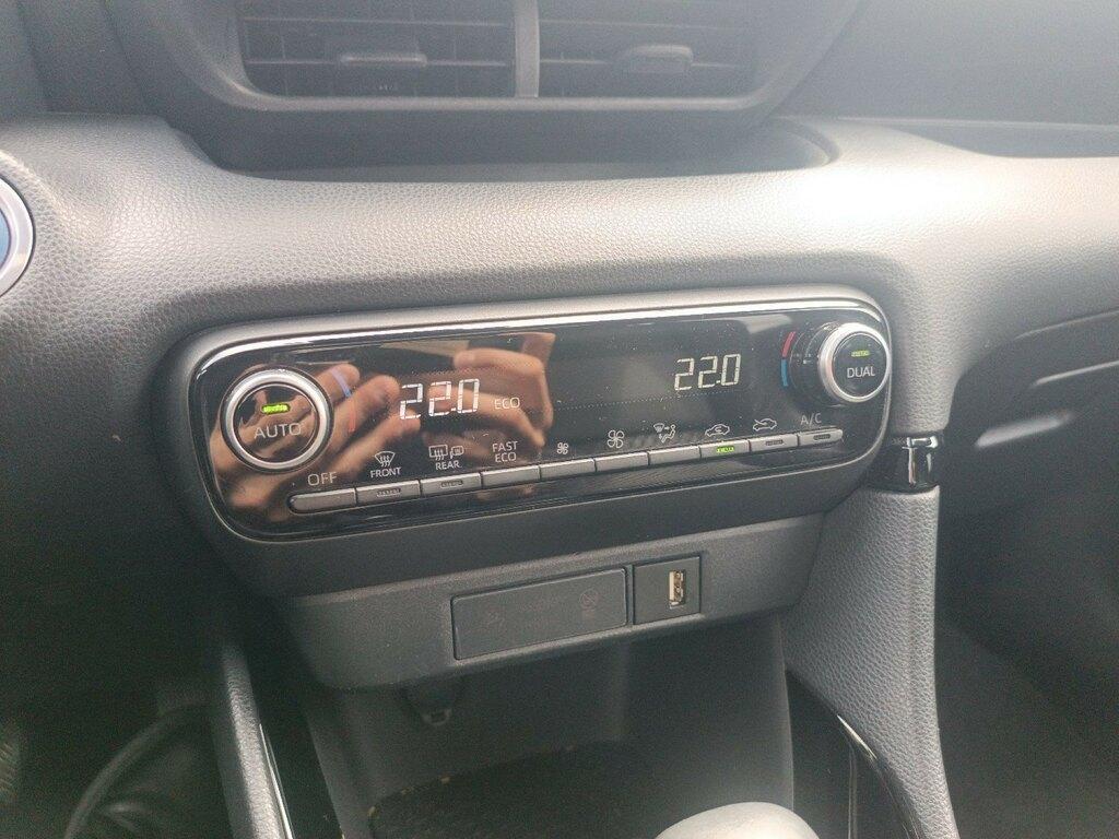 Toyota Yaris 1.5h Lounge
